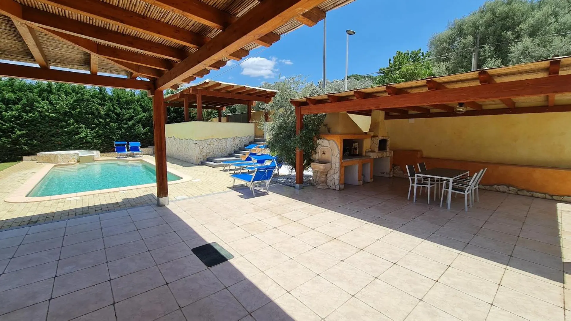 Villa Vivi. Piscina, Idro, Giardino E Condizionatore Capitana