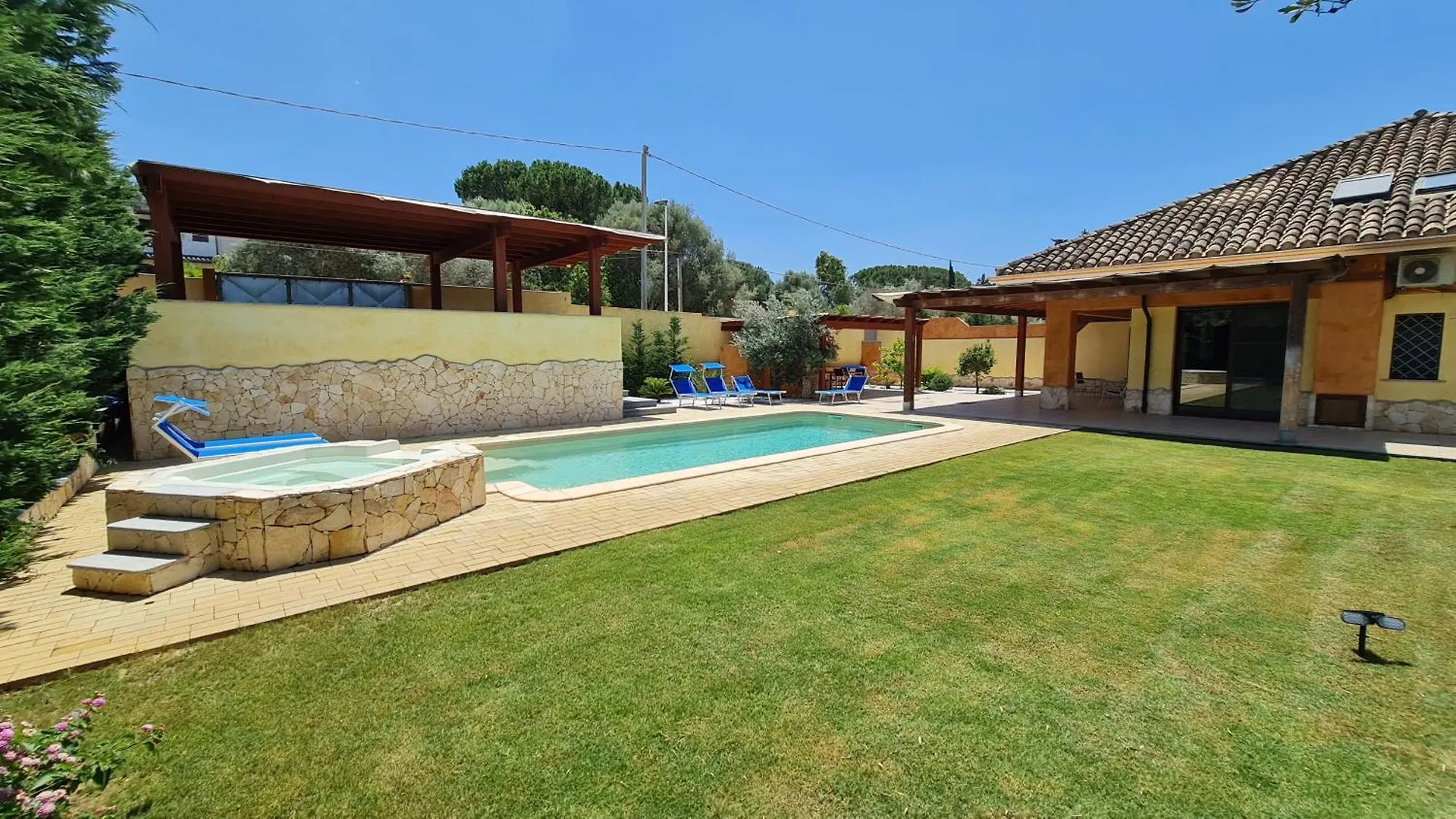 Villa Vivi. Piscina, Idro, Giardino E Condizionatore Capitana İtalya
