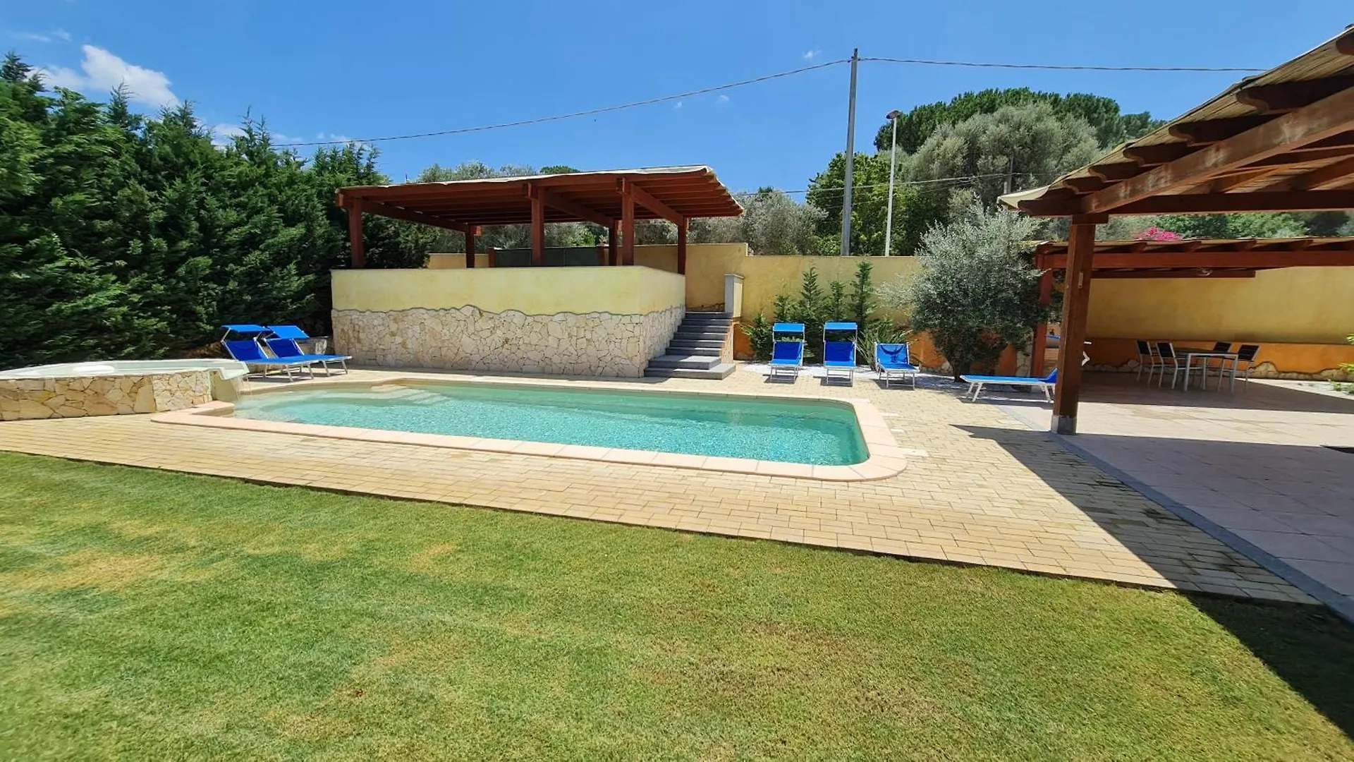 Villa Vivi. Piscina, Idro, Giardino E Condizionatore Capitana
